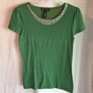 Green rhinestones neckline short sleeved sweater